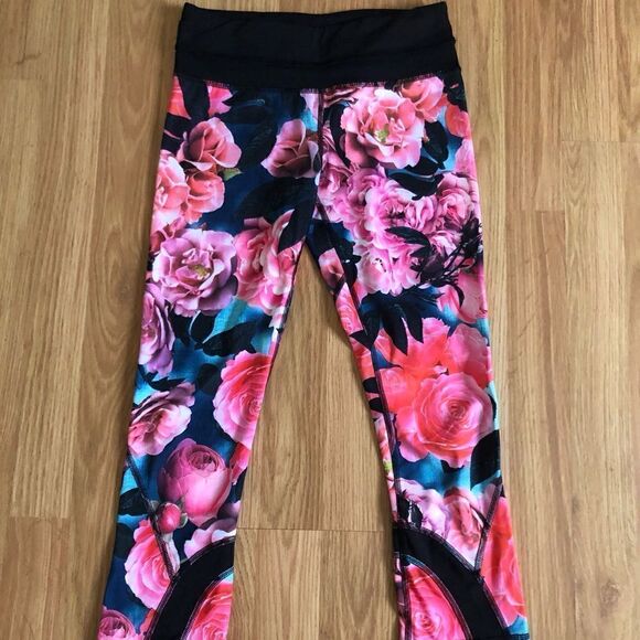 LOT OF2 Lululemon Womens Secret Garden/Striped Capri Crop Leggings Size 2 - Picture 2 of 16